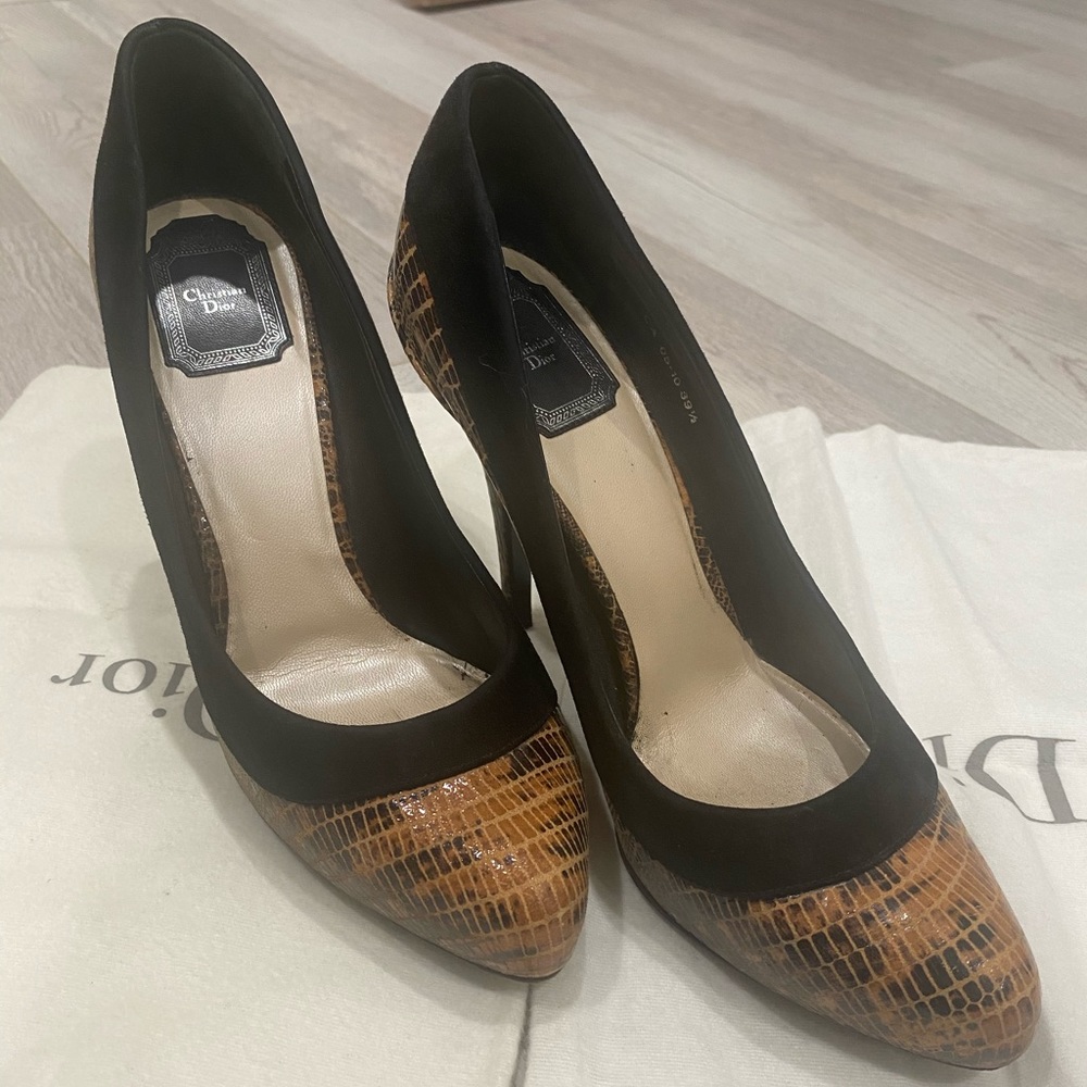 Dior light pink croc and suede pumps